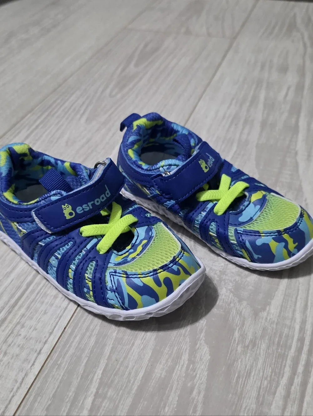 Toddler Boy Size 6-7 Blue Water Shoes